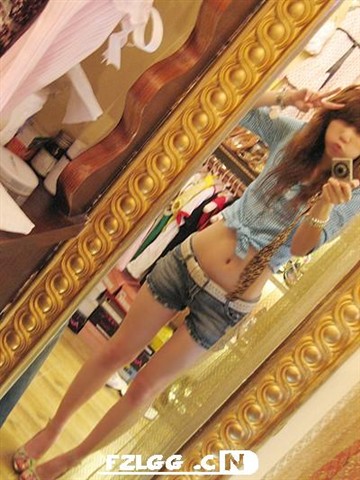 给大家看看!我在巴厘岛结识的长腿美女