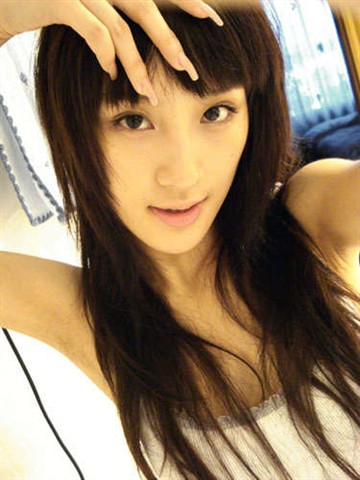 给大家看看!我在巴厘岛结识的长腿美女
