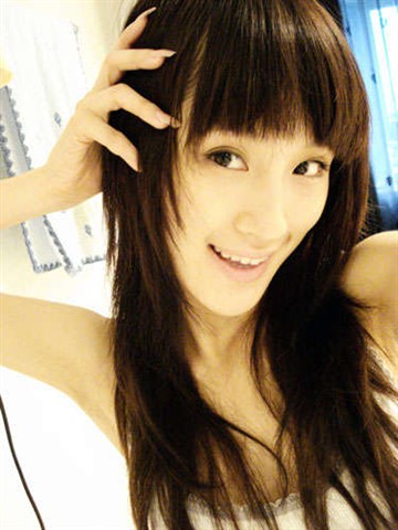 给大家看看!我在巴厘岛结识的长腿美女