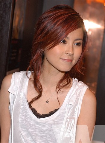 至尊无赖里面的那个mm警察是谁啊?